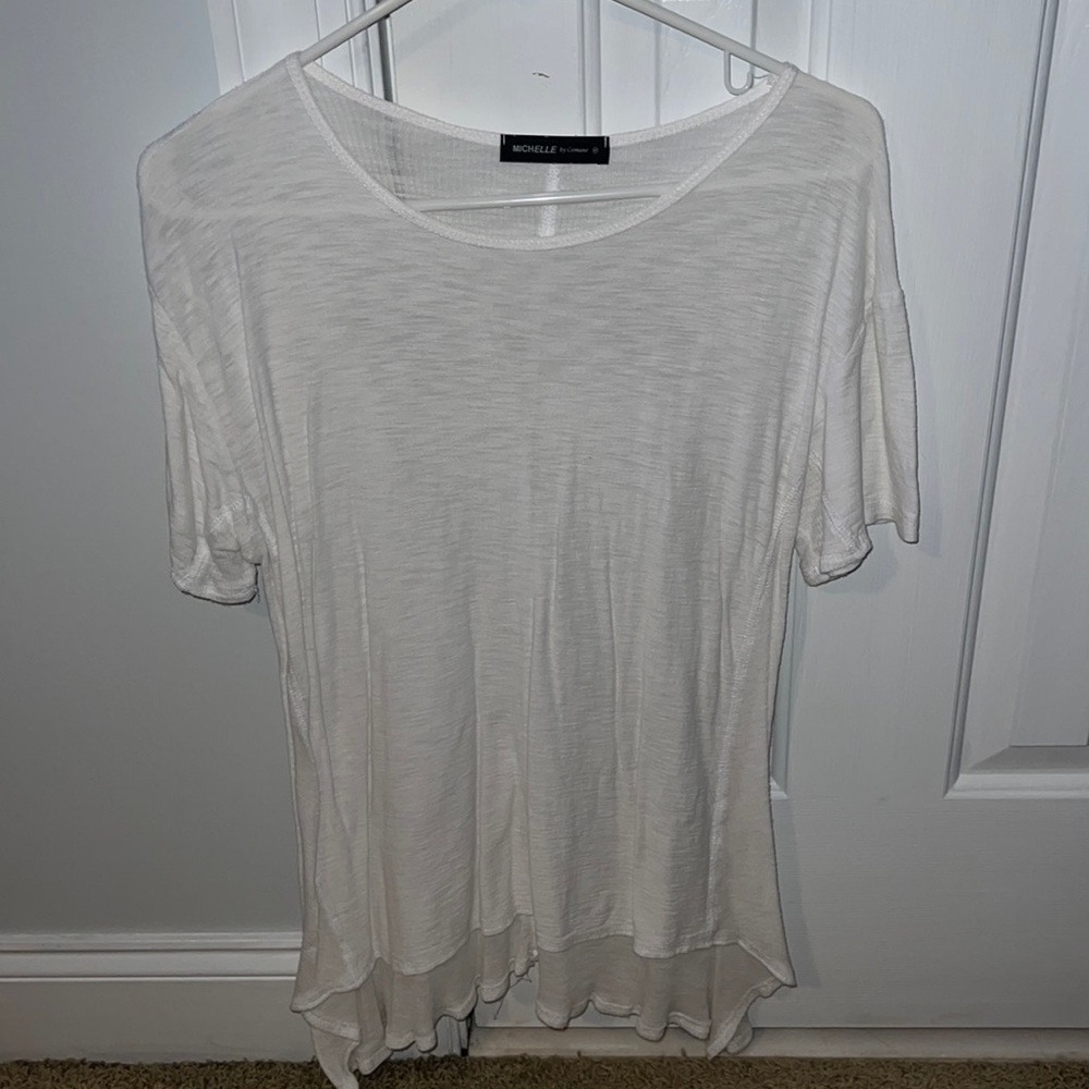 Super cute white tee
